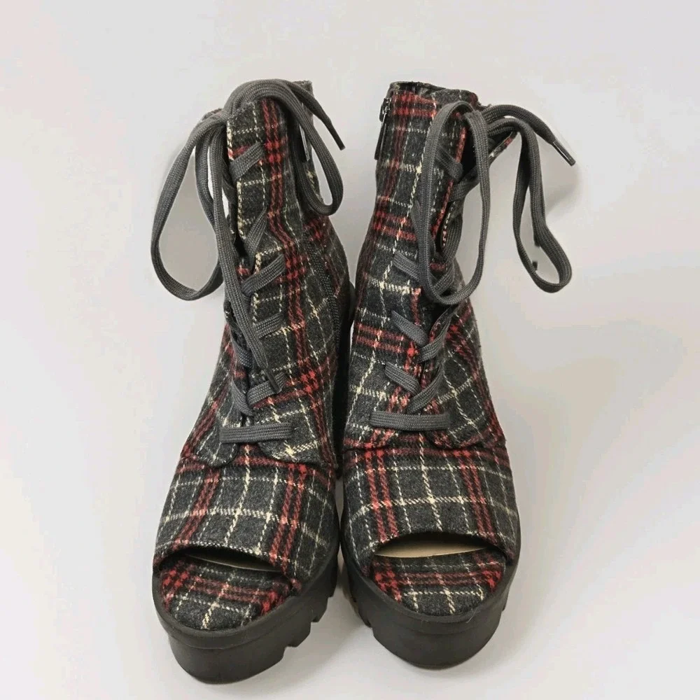 New Jessica Simpson Lizzah‎ Peep Toe Platform Booties Chunky Heel ~ Size 9.5